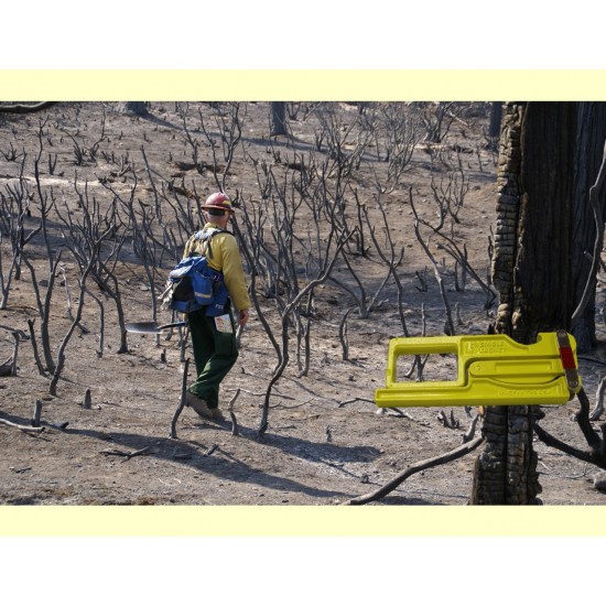 HIGH VISIBILITY WILDLAND HOSE CLAMP FOR 1 1/2" AND SMALLER HOSE HIGH VISIBILITY WILDLAND HOSE CLAMP FOR 1 1/2" AND SMALLER HOSE